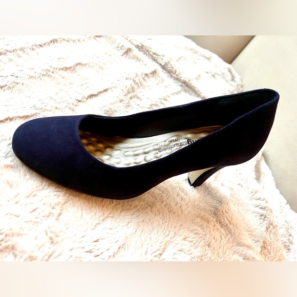 Walking Cradles Navy Suede Pump - Picture 3 of 10